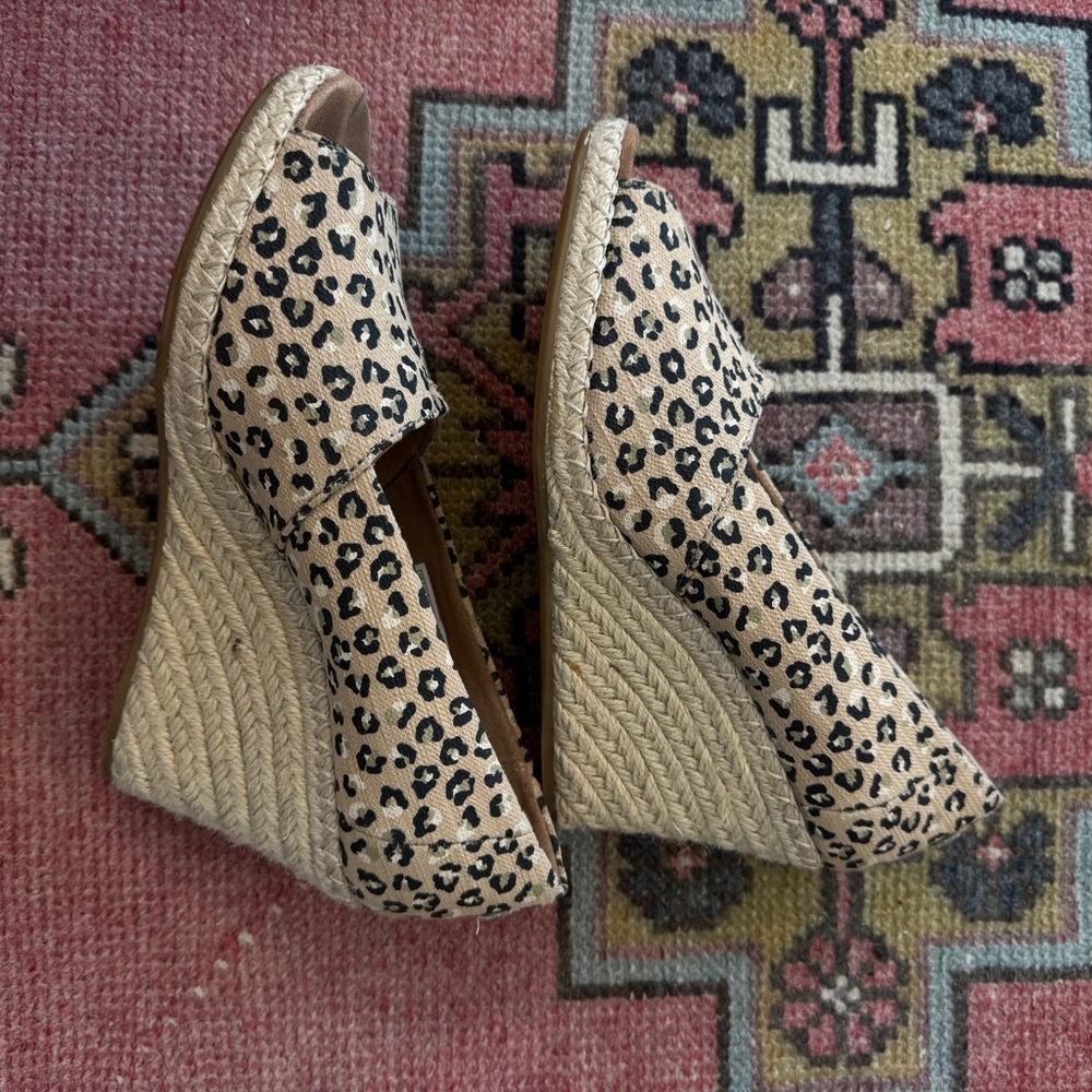 TOMS Michelle Cheetah Peep Toe Espadrille Wedges Size 9.5 Slip On Sandals Womens - Picture 5 of 8